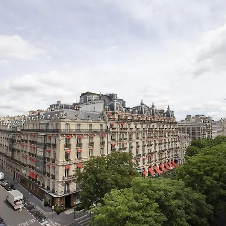 Jolie Champs Elysee *
