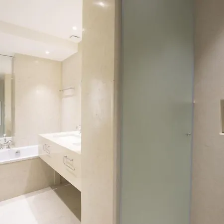 Apartment Jolie Champs Elysee Paris